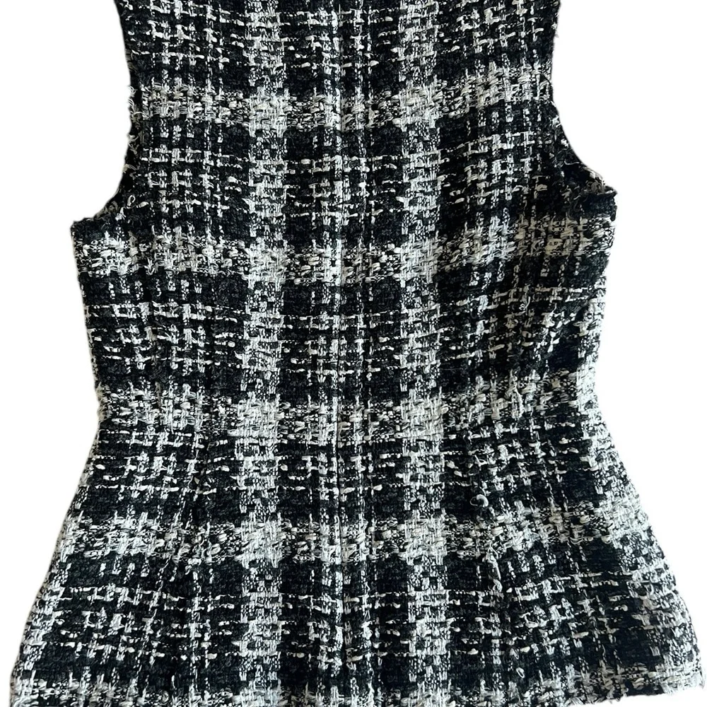 THEORY Sculpt U Shell Top – Size Medium – Excellent Condition – Retails … - Picture 6 of 10